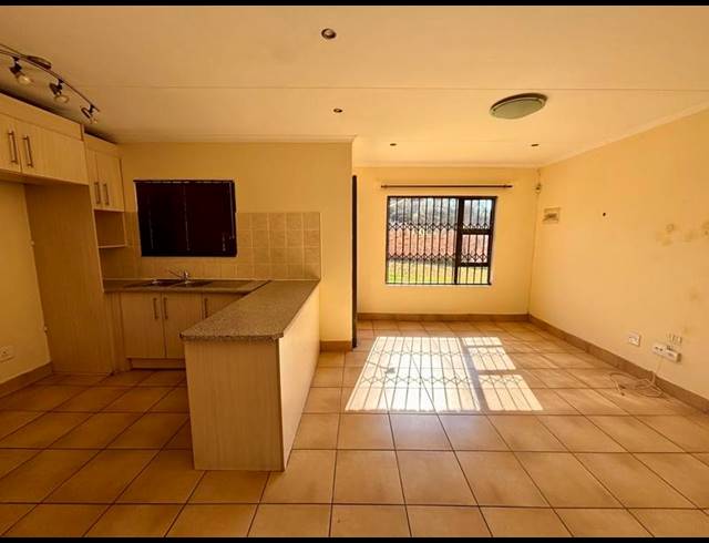 2 BEDROOM APARTMENT FOR SALE IN SHELLYVALE